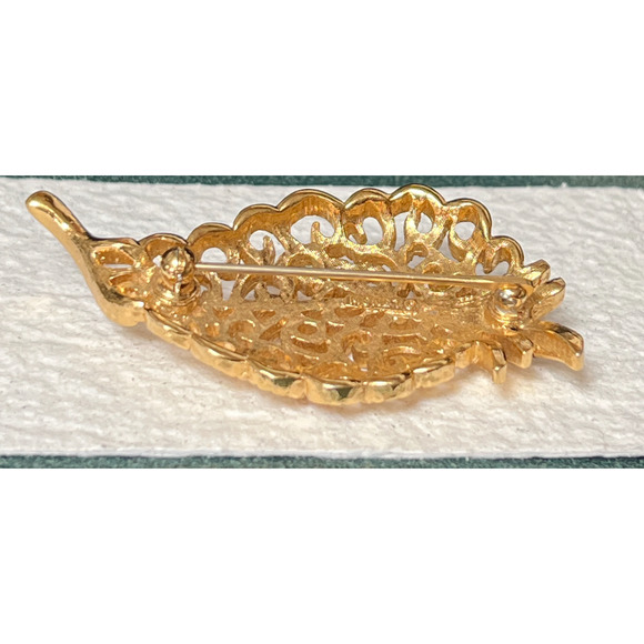 Monet Paisley Filigree Openwork Leaf and Branch Brooch Gold Tone - Picture 5 of 8